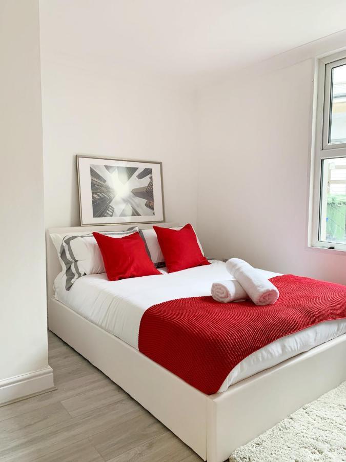 Agyeman Property Aldershot Eksteriør bilde