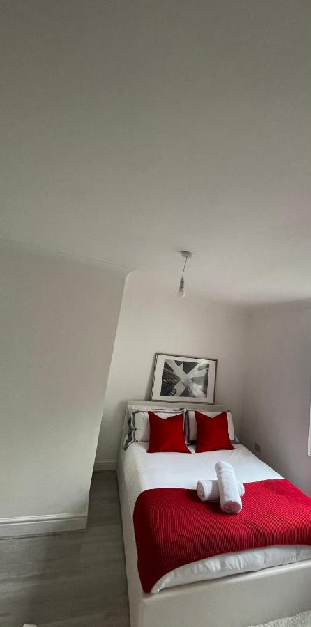 Agyeman Property Aldershot Eksteriør bilde