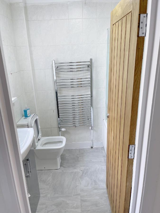 Agyeman Property Aldershot Eksteriør bilde