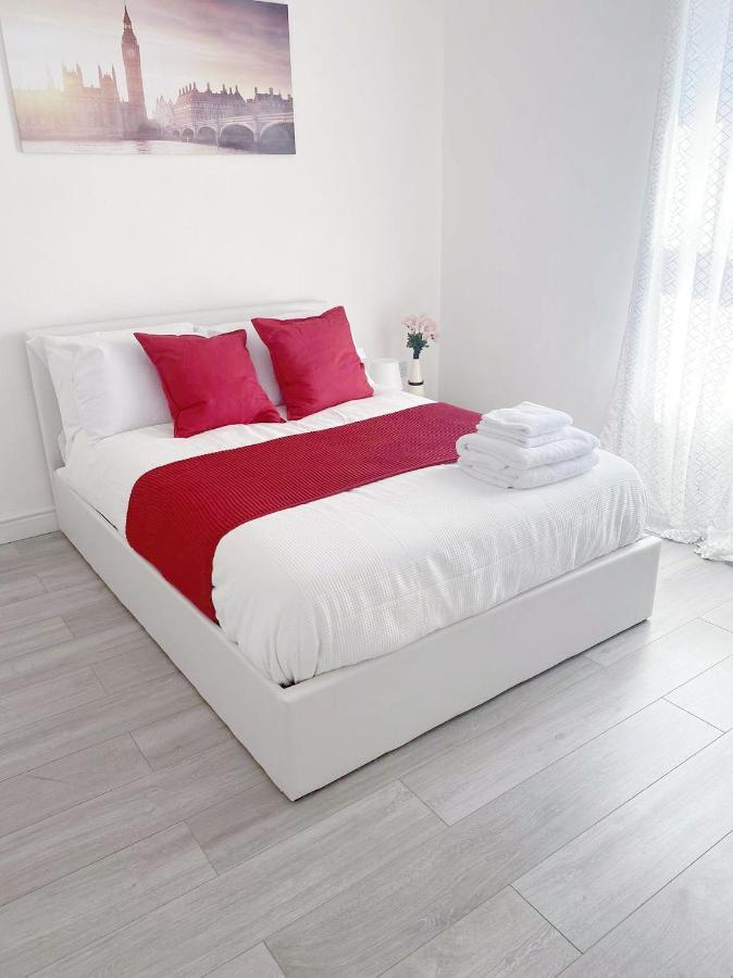 Agyeman Property Aldershot Eksteriør bilde
